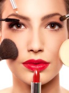 rby-woman-red-lips-make-up-tools-de